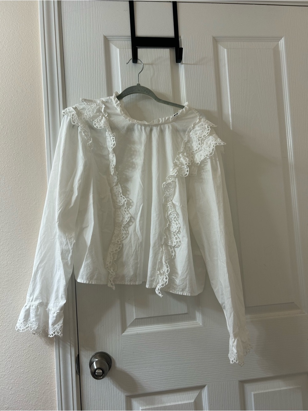 H&M Divided White Ruffle-Trim Top - Picture 3 of 3